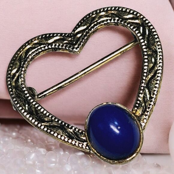Etched Heart Brooch Blue Stone Beaded Loyalty Pin Gold Tone Unique Love Unisex - Picture 1 of 9
